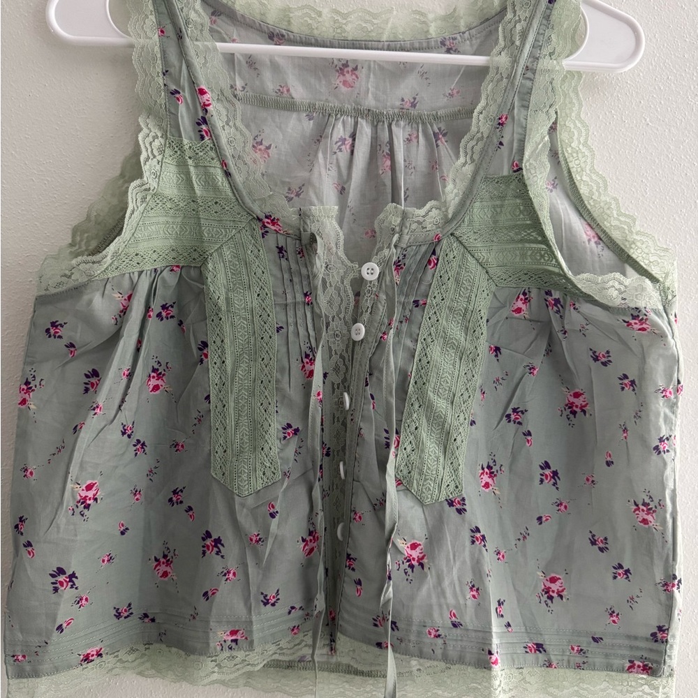 Floral Lace Trim Sleeveless Top